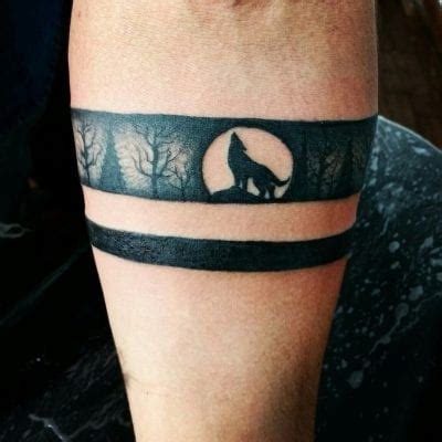 lobo solitario tatuaje|Tatuajes de lobos solitarios para los que prefieren。